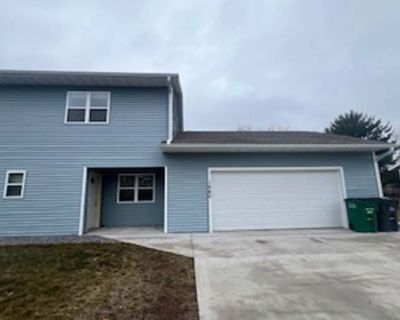 3 Bedroom 2.5BA 1428 ft Pet-Friendly Townhouse For Rent in Wisconsin Rapids, WI