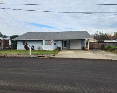 3 Bedroom 2BA 1610 ft Single Family House For Sale in Roseburg, OR