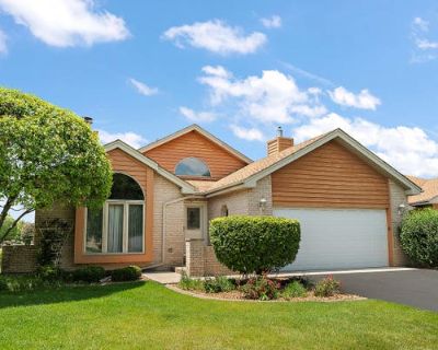 3 Bedroom 2BA 2000 ft Single Family Home For Sale in TINLEY PARK, IL