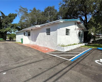 Commercial Property For Rent in Opa Locka, FL