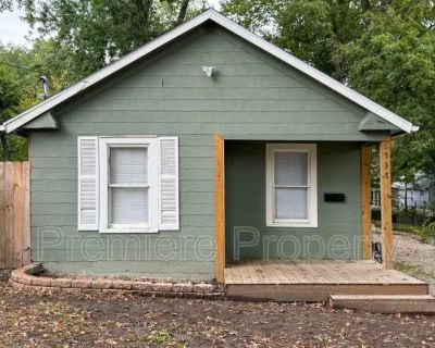 2 Bedroom 1BA 875 ft Pet-Friendly Apartment For Rent in Independence, MO