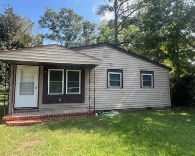 3 Bedroom 1BA 0 ft Pet-Friendly Apartment For Rent in Lumberton, NC