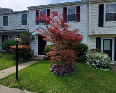 7475 Lone Star Rd. GREAT TWO BEDROOM TOWN HOME WITH FRESH TOUCH UP PAINTING AND READY TO MOVE IN. GRANITE COUNTERS IN A NICE OPEN KITCHEN SETTING WITH LOTS OF NATURAL LIGHT THROUGHOUT. WALK OUT TO NEWLY BUILT DECK AND BACK YARD WITH A BEAUTIFUL WOODS VIEW. NICE SIZE MASTER BEDROOM WITH GREAT CLOSET SPACE. SECOND BEDROOM NICE AND ROOMY. NEWCARPETING THROUGHOUT THE UPPER BEDROOMS LEVEL AND STAIRS...
