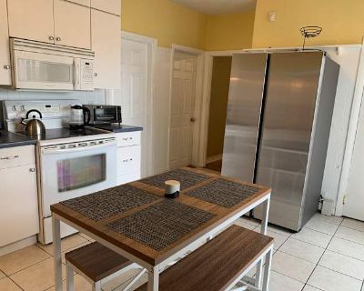 Available on: october 27. Furnished. No pets allowed. Parking available * Internet included * Students welcome Marcelo will require background checks for this room Learn more. Furnished room for rent in male shared 1st floor apartment. Queen bed, night stand and desk included. All utilities included + WIFI. Parking for 1 car. Private walkout deck. No pets allowed. No smoking allowed. $300 secur...