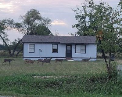 3 Bedroom 1BA 960 ft Single Family Home For Sale in TERRELL, TX