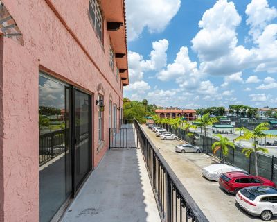 3 Bedroom 2BA 1496 ft Condo For Sale in Fort Lauderdale, FL