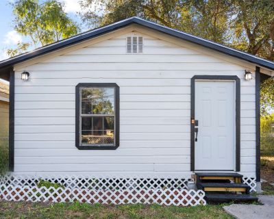 2 Bedroom 1BA 665 ft Single Family House For Sale in Weslaco, TX