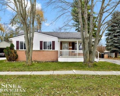 3 Bedroom 1BA 1965 ft Single Family Home For Sale in MARYSVILLE, MI