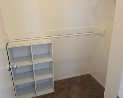 Available on: now. Unfurnished. No pets allowed. Students welcome * 40+ years welcome. Condo in Alhambra with 4 rooms and 3 bathrooms. It s in a quiet and clean neighborhood, 2 blocks away from Atlantic & Valley, with many restaurants, shops and bus stops. A 13.5 x 10.5 sf unfurnished room with shared bathroom with another lady, on-site washer/dryer, wifi. Access to the kitchen. Parking off the...