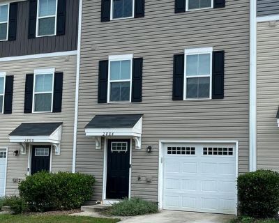 3 Bedroom 2BA 1290 ft Townhouse For Sale in Locust Grove, VA