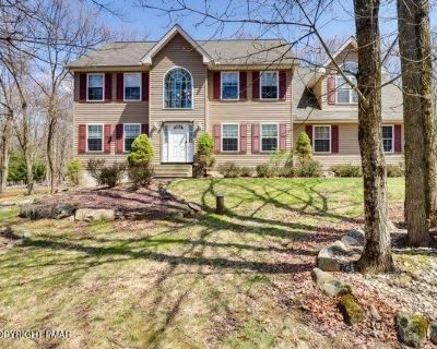 4 Bedroom 2.5BA 3154 ft Furnished Apartment For Rent in Indian Mountain Lake, PA