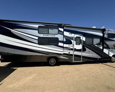 2017 Forest River Forester Ford Chassis 3171DS