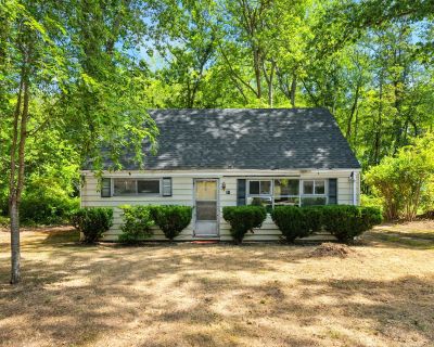 4 Bedroom 1BA 1075 ft Single Family House For Sale in Marlborough, CT