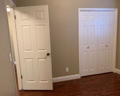 Private room with shared bathroom in a House with 2 roomies, Turlock, CA 95382