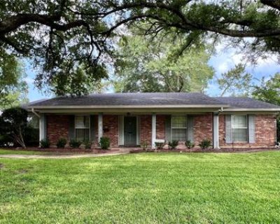 3 Bedroom 2BA 2099 ft Single Family House For Sale in Shreveport, LA