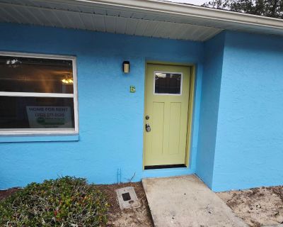 2 Bedroom 1BA 800 ft Apartment For Rent in Crystal River, FL