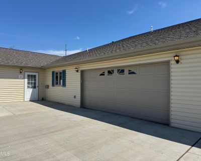 3 Bedroom 2BA 1712 ft Single Family House For Sale in Bismarck, ND