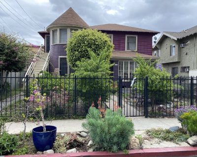 Unfurnished Room for Rent - Victorian Purple House