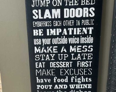 Dysfunctional family rules wall canvas GUC