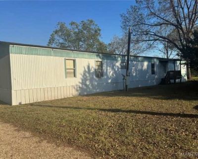 3 Bedroom 2BA 1400 ft Apartment For Rent in Holtville, AL