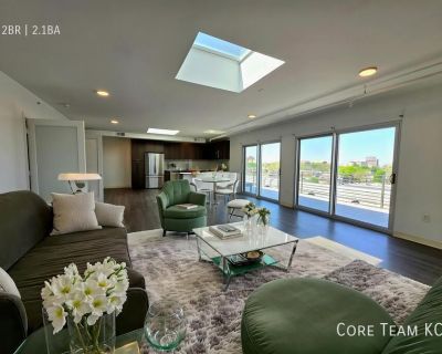 2 Bedroom 2.5BA 1748 ft Pet-Friendly Condo For Rent in Kansas City, MO