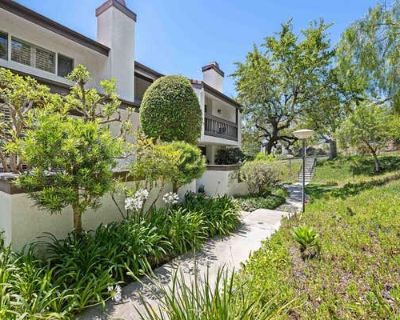 2 Bedroom 3BA 1734 ft Condominium For Sale in PACIFIC PALISADES, CA