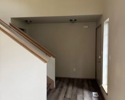 3 Bedroom 2.5BA 1688 ft Apartment For Rent in Parkland, WA