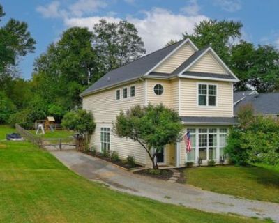 3 Bedroom 3BA 1624 ft Single Family House For Sale in Round Hill, VA