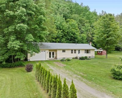 3 Bedroom 1BA 1144 ft Single Family House For Sale in Rochester, VT