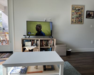 Sunny  one bed apartment next to Tempe Town Lake (Has an Apartment) on...