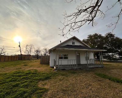 2 Bedroom 1BA 1022 ft Apartment For Rent in La Porte, TX