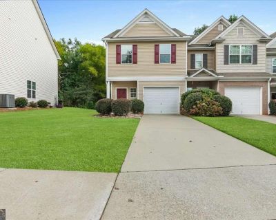 3 Bedroom 2BA 1740 ft Townhouse For Sale in Flowery Branch, GA