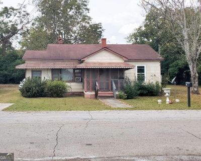 2 Bedroom 1BA 94 ft Single Family Home For Sale in Sandersville, GA