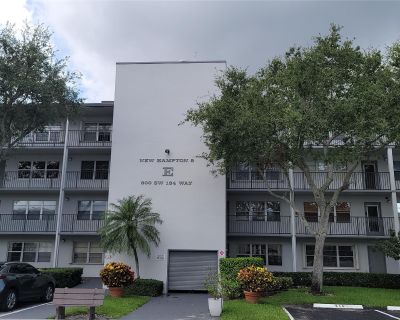 1 Bedroom 1BA 811 ft Condo For Rent in Pembroke Pines, FL