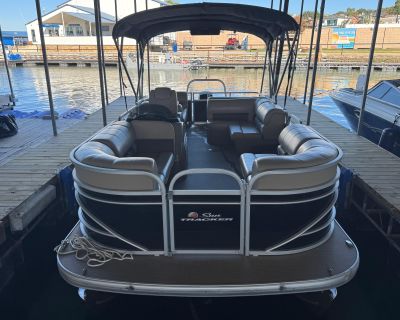 Sun Tracker Party Barge 22 DLX 2020
