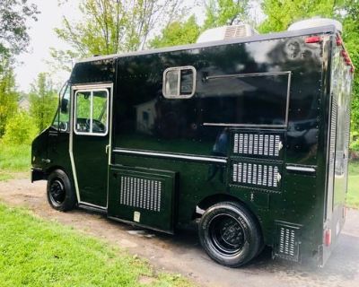 18-Foot, Diesel Powered Food Truck for Sale (former Chick-Fil-A Truck) - Workhorse / P42 / 2006