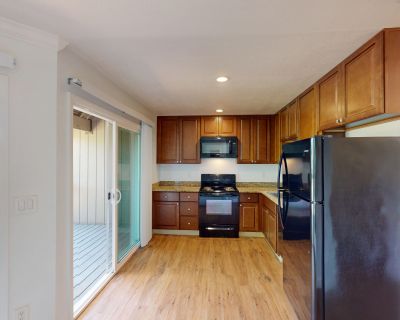 16914 Sonoma Hwy. Low Deposit: Just $500 for well-qualified applicants (700+ credit score) Pet-Friendly Bonus: FREE deposit & rent for 1 pet (see pet restrictions) Parking Perk: 1 FREE parking space included Utilities not included Unit Features: 2 Comfortable Bedrooms 1 Updated Bathroom Peaceful, Tree-Lined Community Setting On-Site Laundry Room for Your Convenience Live minutes from Sonoma Pla...