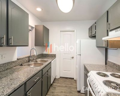 3211 E Fountain Blvd. Enjoy this 2 bedroom, 1 bathroom with private balcony! Some of the largest interiors of any property in the area, spacious living rooms and bedrooms, nicely appointed kitchens, and tons of light through the large sliding glass doors to your private patio. Each bedroom along with the entry hall offer oversized closets, great for storage. Our building offers an indoor pool, ...