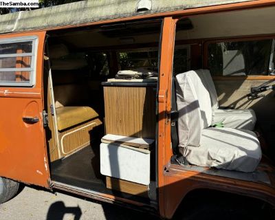 1973 Volkswagen camper van campmobile pop up