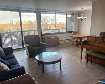 2 Bedroom 2BA Condominium For Sale in CLIFFSIDE PARK, NJ