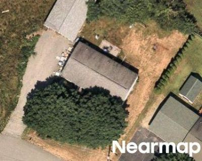 3 Bed 2 Bath Preforeclosure Property in Lewiston, ME 04240 - Jean St