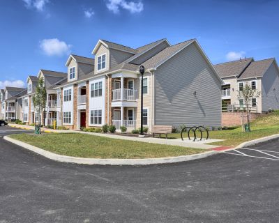 2 Bedroom 1BA 900 ft Apartment For Rent in Batavia, IL