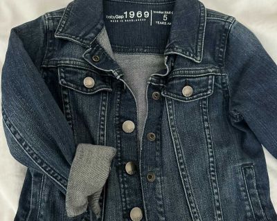 Gap Size 5T jean jacket