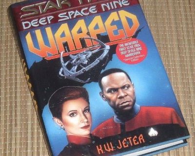 Vintage 1995 Warped Star Trek Deep Space Nine Hard Cover Book