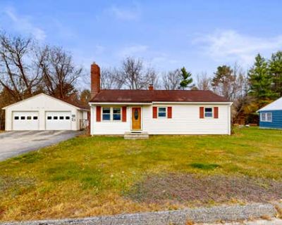 2 Bedroom 1BA 912 ft Single Family Home For Sale in AUBURN, ME