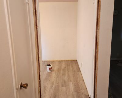 Daisy (Has an Apartment) on iROOMit. Room in the 3 Bedroom 2BA Pet-Friendly...