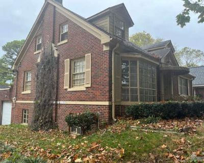 5 Bedroom 4BA 4000 ft Single Family Home For Sale in MEMPHIS, TN