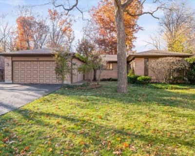 3 Bedroom 2BA 2200 ft Single Family Home For Sale in HIGHLAND PARK, IL