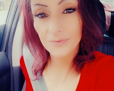 Stephanie - Needs a House on iROOMit or a Room