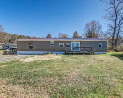 3 Bedroom 1BA 924 ft Single Family Home For Sale in BRISTOL, TN